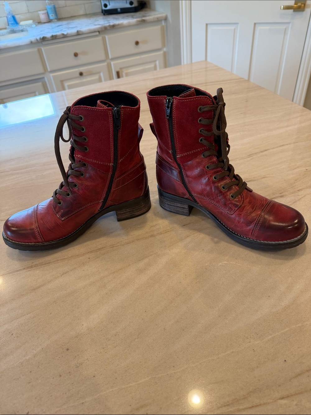 Taos Footwear Red Leather Lace-Up Ankle Boots - Picture 2 of 5